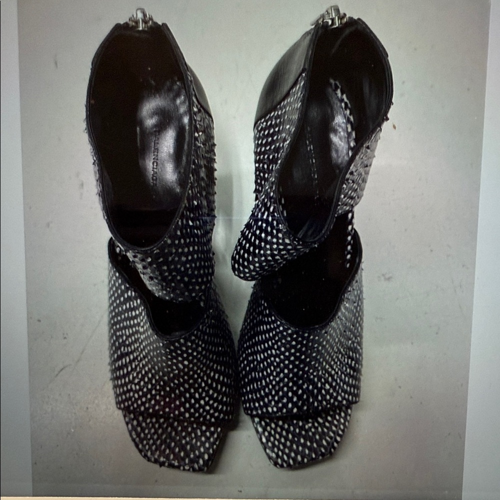 Balenciaga Black Heeled Ankle Boots with Textured Design - Picture 7 of 11